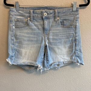 American eagle- light wash super stretch Midi shorts- Size 4